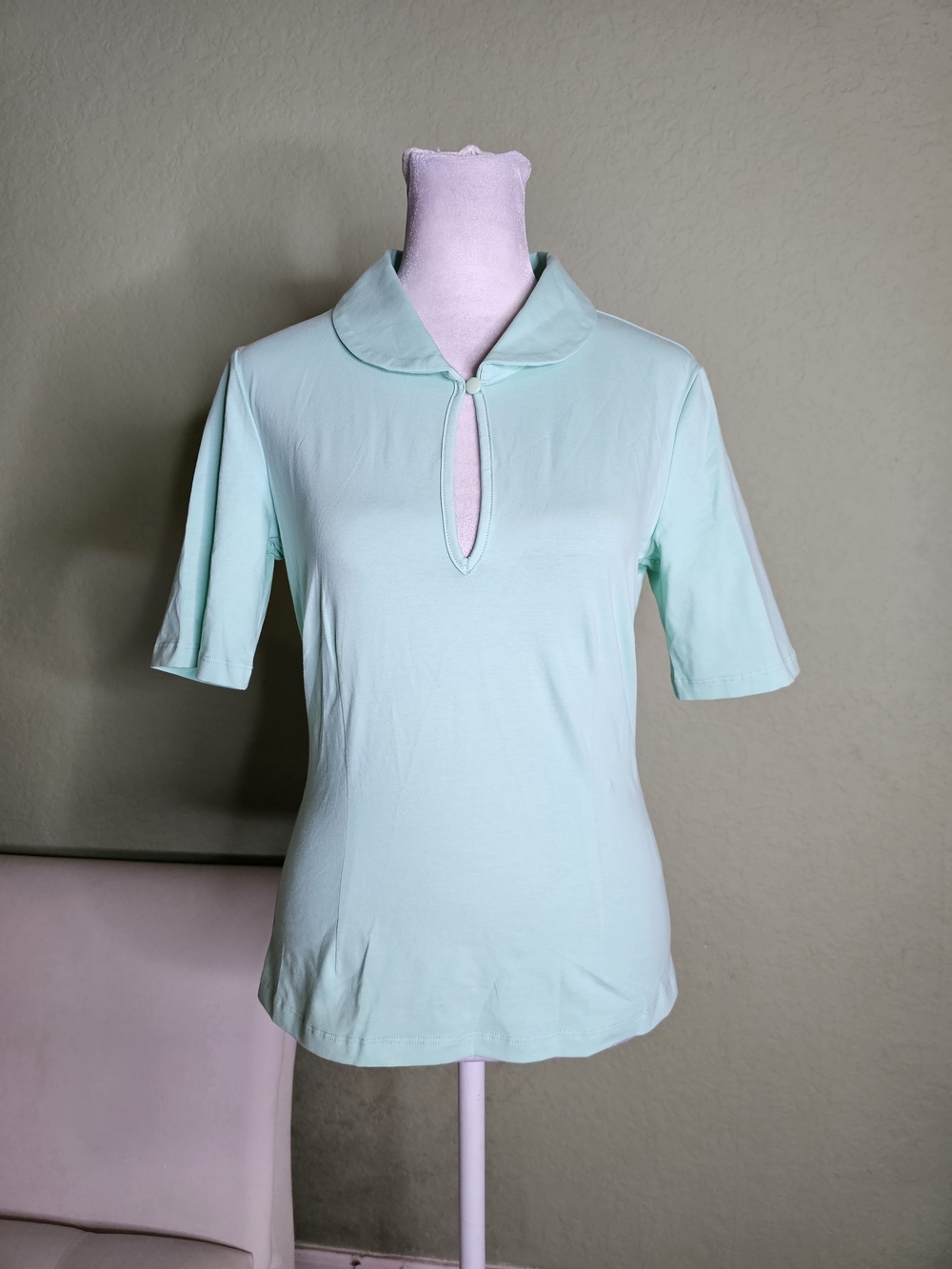 Tatyana Mint Short-Sleeve Keyhole Collar Top
